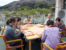 1���̃f�C�T�[�r�X�̗l�q