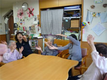 1���̃f�C�T�[�r�X�̗l�q