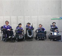 電動車椅子サッカー「兵庫パープルスネークス」写真 電動車椅子サッカー
